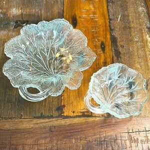 Vintage Indiana Glass co. Glass Pebble Leaf dish set of 2